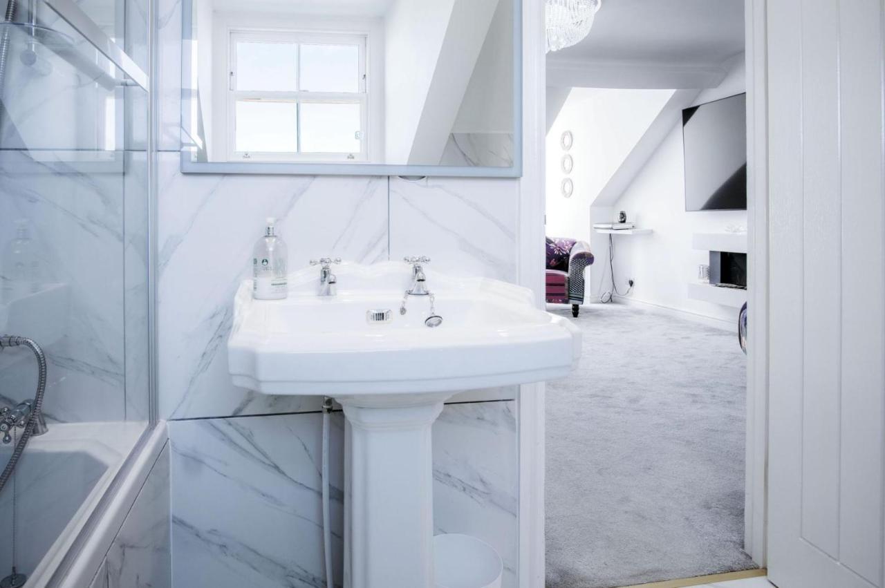 The Penthouse - Luxury 1 Bed - Panorama - Tenby Bagian luar foto