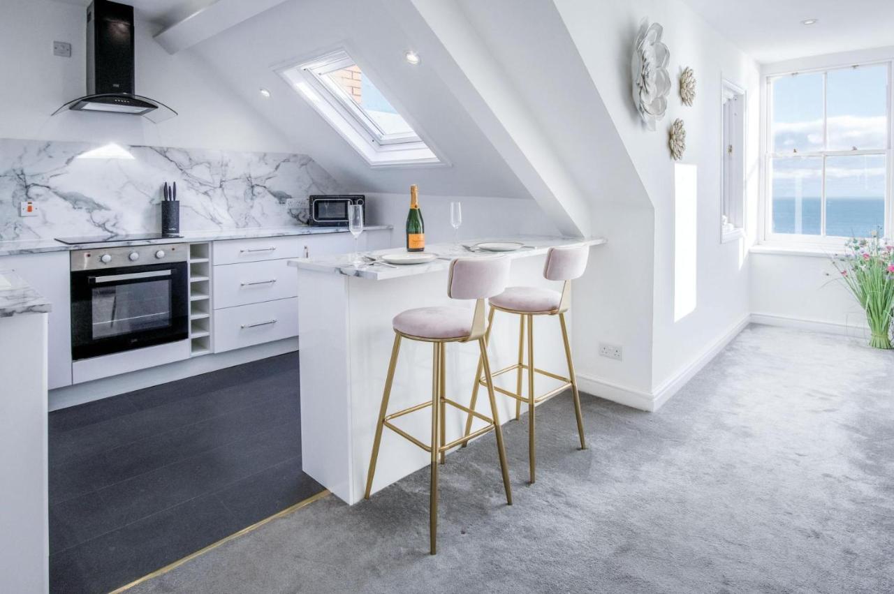 The Penthouse - Luxury 1 Bed - Panorama - Tenby Bagian luar foto